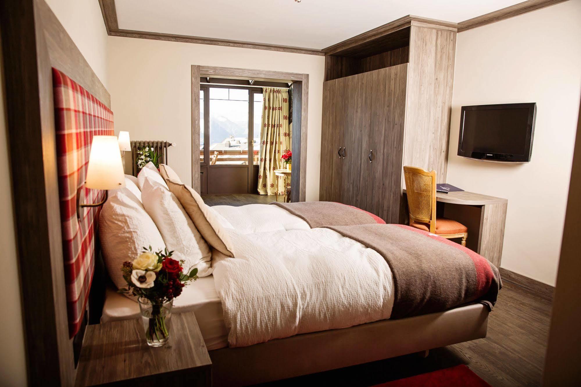 Bristol Hotel 3*